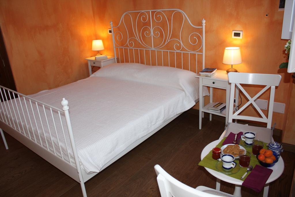 Piazzetta Consolata Bed and Breakfast Turin Rum bild